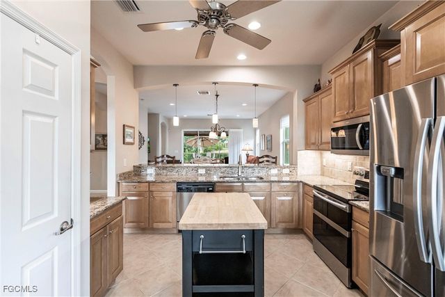 3640 Lakeview Isle CT, Fort Myers, FL 33905