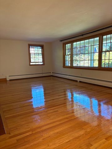 94 Concord Ave, Lexington, MA 02421