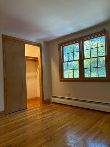 94 Concord Ave, Lexington, MA 02421
