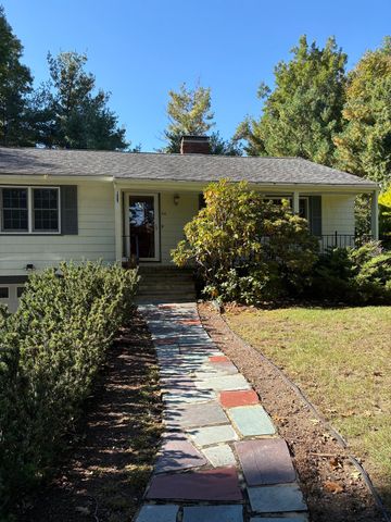 94 Concord Ave, Lexington, MA 02421