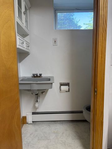94 Concord Ave, Lexington, MA 02421