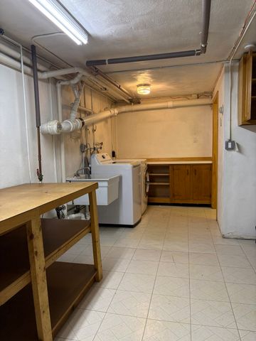 94 Concord Ave, Lexington, MA 02421