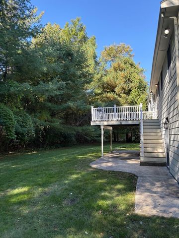 94 Concord Ave, Lexington, MA 02421
