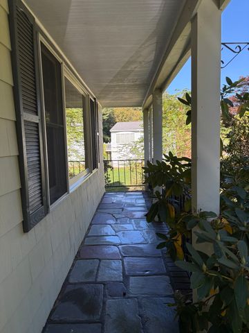 94 Concord Ave, Lexington, MA 02421