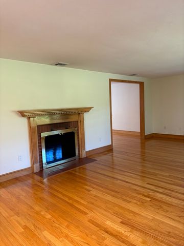94 Concord Ave, Lexington, MA 02421