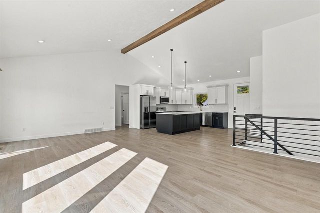 407 JERELYN COURT, Combined Locks, WI 54113