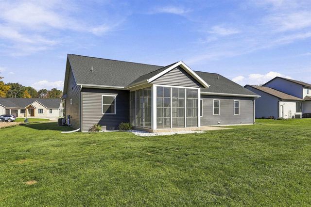 407 JERELYN COURT, Combined Locks, WI 54113
