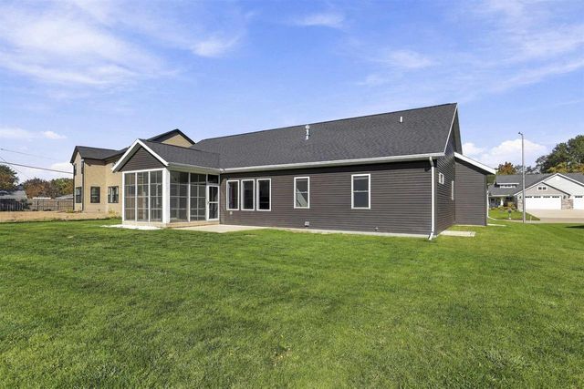 407 JERELYN COURT, Combined Locks, WI 54113