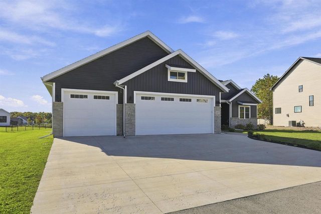 407 JERELYN COURT, Combined Locks, WI 54113