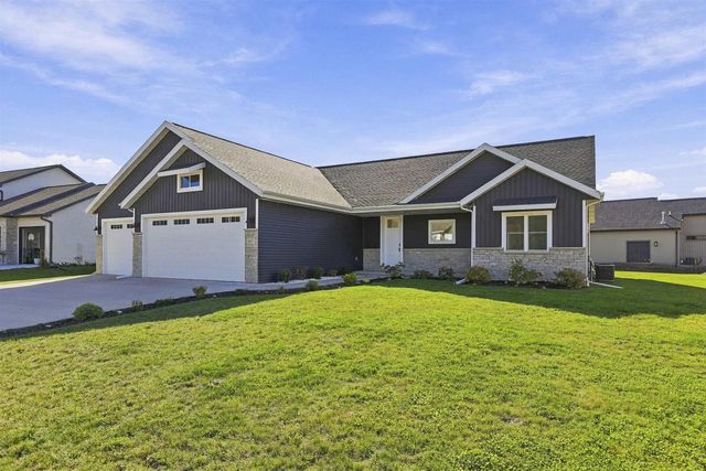 407 JERELYN COURT, Combined Locks, WI 54113