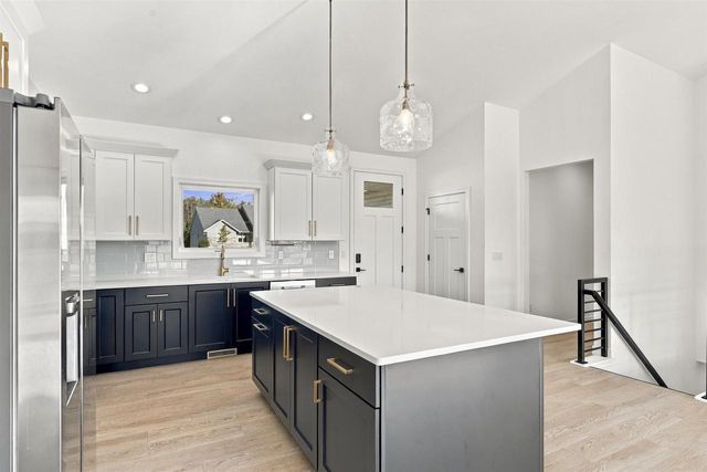 407 JERELYN COURT, Combined Locks, WI 54113