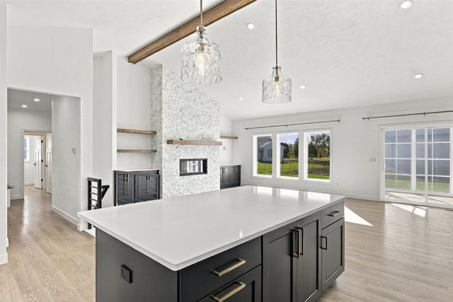 407 JERELYN COURT, Combined Locks, WI 54113