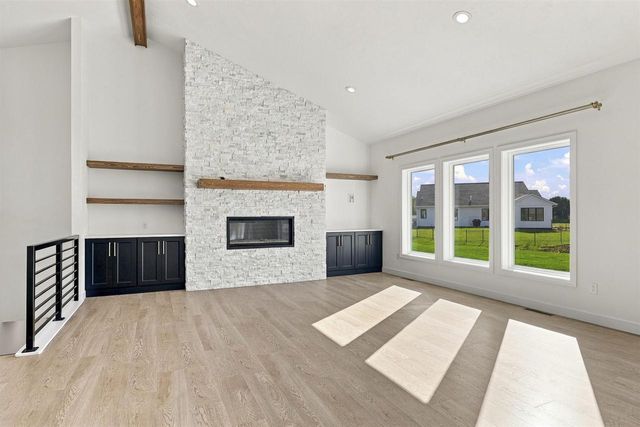 407 JERELYN COURT, Combined Locks, WI 54113