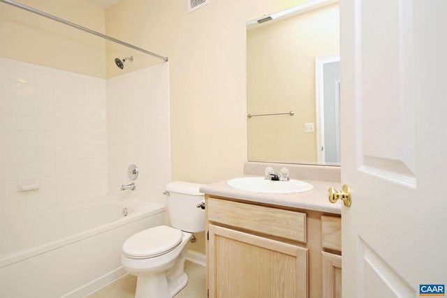 1065 Weybridge Ct Apt 201, Charlottesville, VA 22911