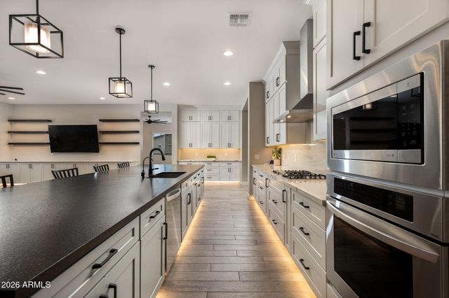 223 W FAIRFIELD Street, San Tan Valley, AZ 85143