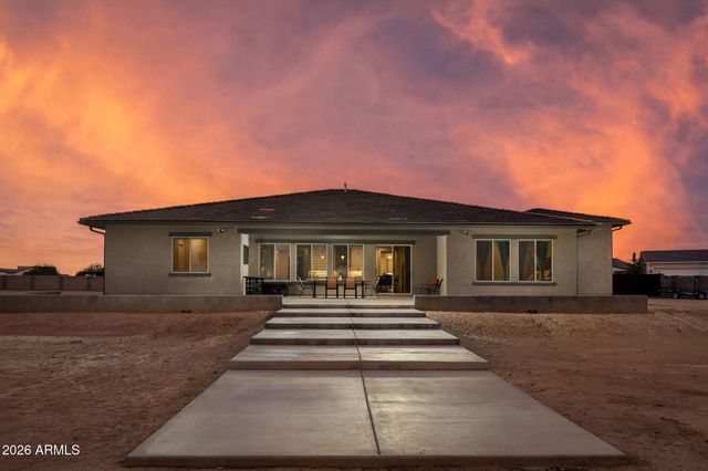 223 W FAIRFIELD Street, San Tan Valley, AZ 85143