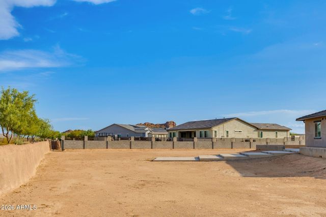 223 W FAIRFIELD Street, San Tan Valley, AZ 85143