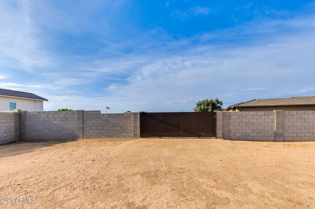 223 W FAIRFIELD Street, San Tan Valley, AZ 85143
