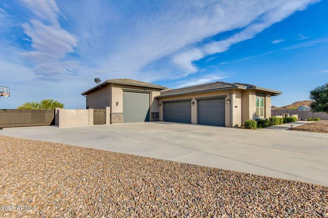 223 W FAIRFIELD Street, San Tan Valley, AZ 85143