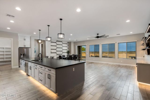 223 W FAIRFIELD Street, San Tan Valley, AZ 85143