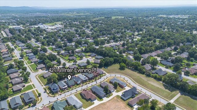 4211 W Winter Evening Place, Fayetteville, AR 72704