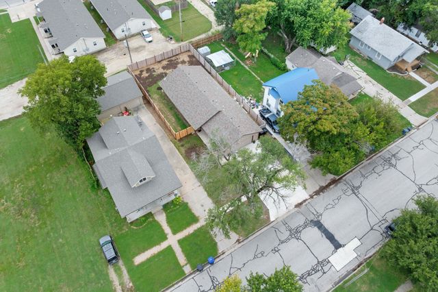 333 E Clark Ave, Augusta, KS 67010