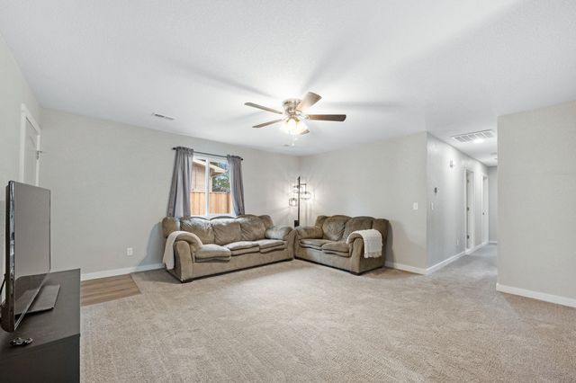 333 E Clark Ave, Augusta, KS 67010