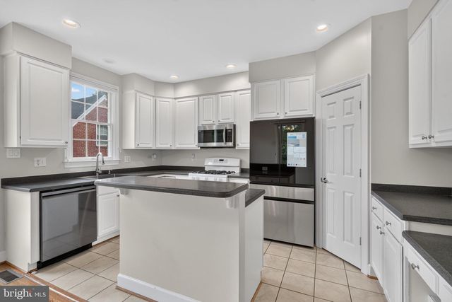 3352 5TH ST S, Arlington, VA 22204