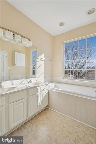 43771 MAISON BLANC SQ, Ashburn, VA 20148