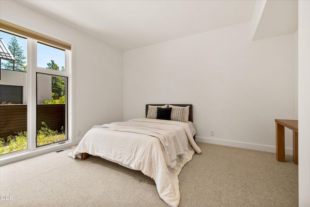 19015 Park Commons Drive, Bend, OR 97703