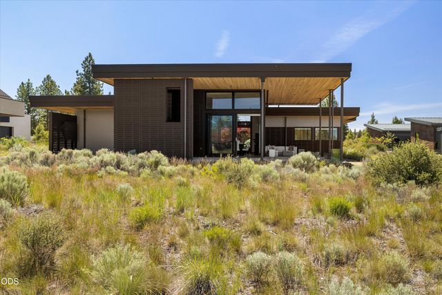 19015 Park Commons Drive, Bend, OR 97703