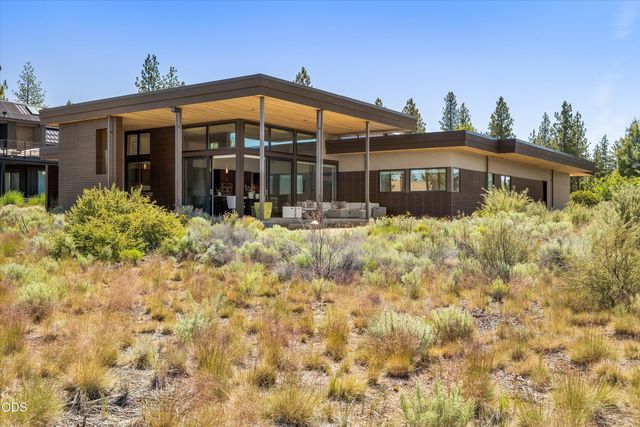19015 Park Commons Drive, Bend, OR 97703