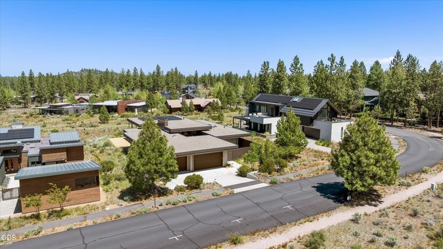 19015 Park Commons Drive, Bend, OR 97703