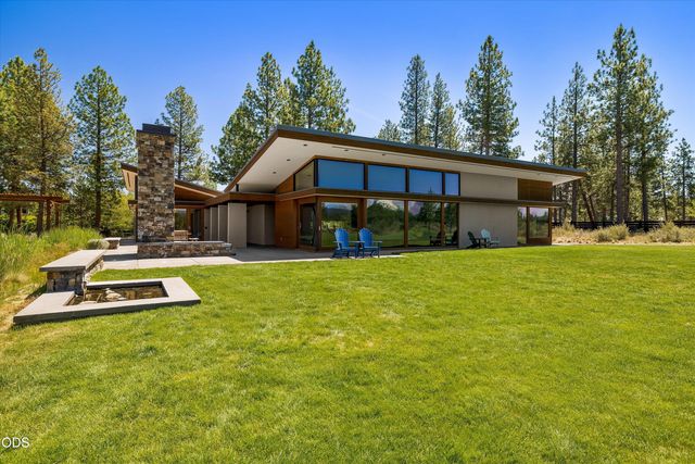 19015 Park Commons Drive, Bend, OR 97703