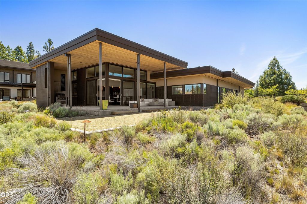 19015 Park Commons Drive, Bend, OR 97703