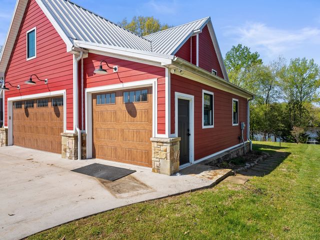 171 Cypress Point Dr, Winchester, TN 37398