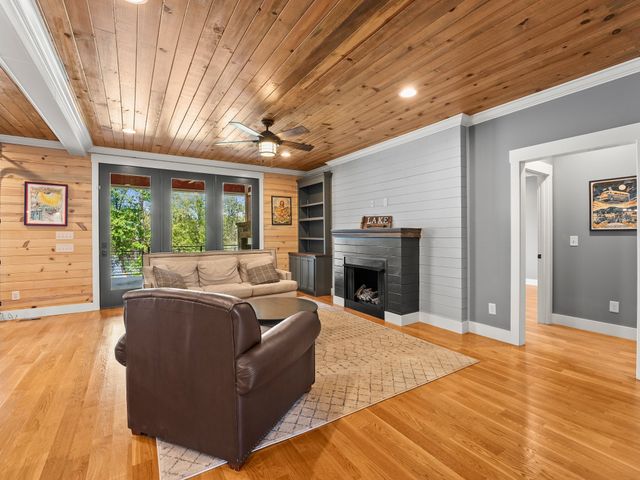171 Cypress Point Dr, Winchester, TN 37398