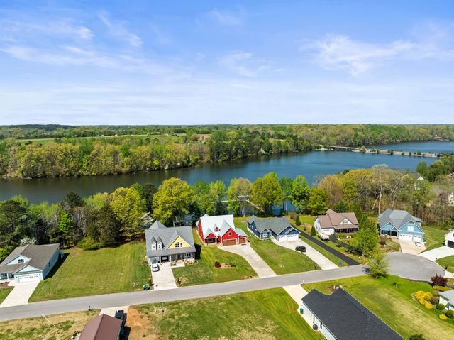 171 Cypress Point Dr, Winchester, TN 37398