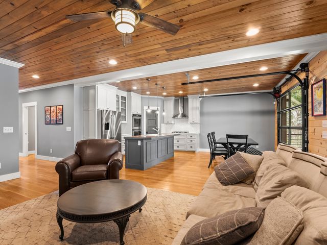 171 Cypress Point Dr, Winchester, TN 37398