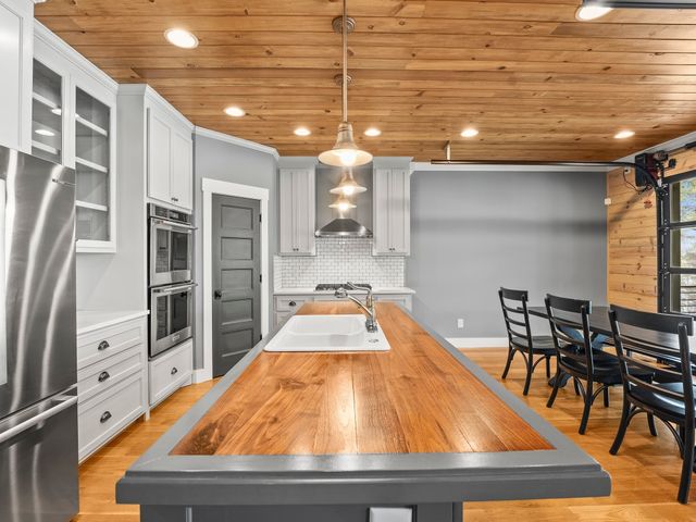 171 Cypress Point Dr, Winchester, TN 37398