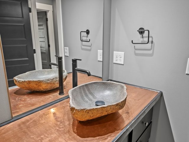 171 Cypress Point Dr, Winchester, TN 37398