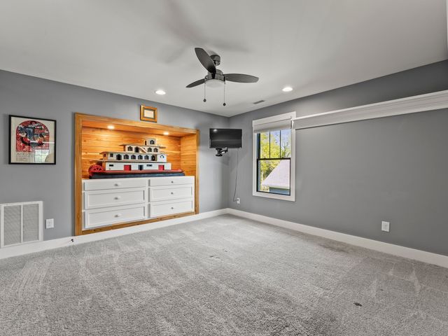 171 Cypress Point Dr, Winchester, TN 37398