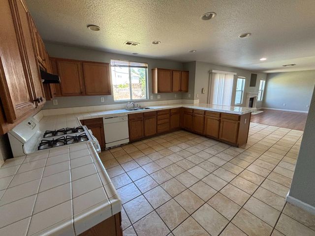 3358 Jonathen St, Stockton, CA 95206