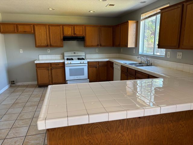 3358 Jonathen St, Stockton, CA 95206
