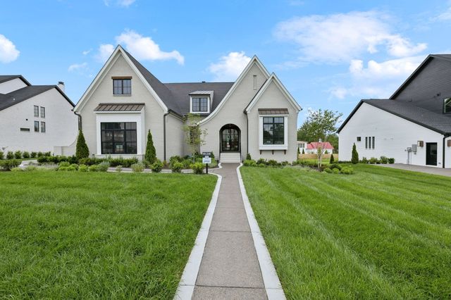 532 Devine Court, Arrington, TN 37014