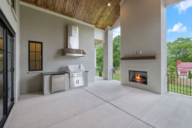 532 Devine Court, Arrington, TN 37014