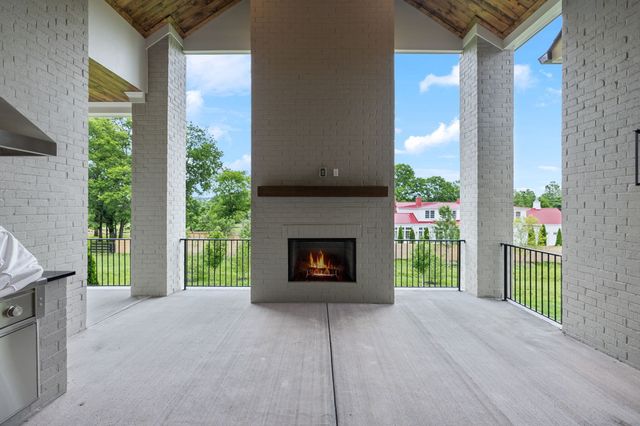 532 Devine Court, Arrington, TN 37014