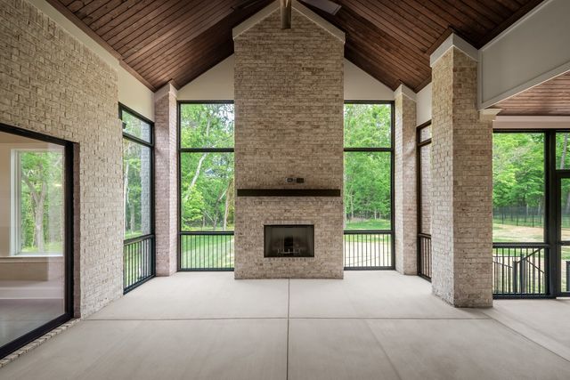 532 Devine Court, Arrington, TN 37014