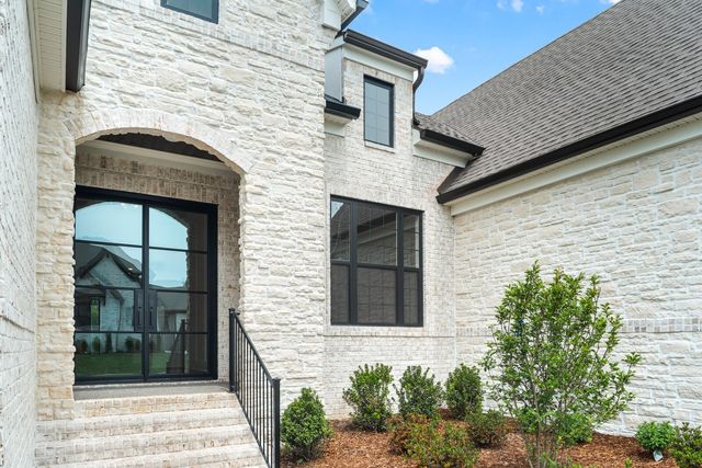 532 Devine Court, Arrington, TN 37014