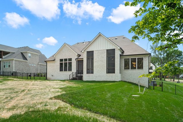 532 Devine Court, Arrington, TN 37014